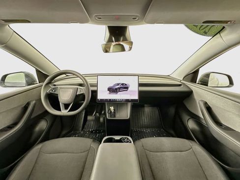 Used 2026 Tesla Model Y AWD image 3