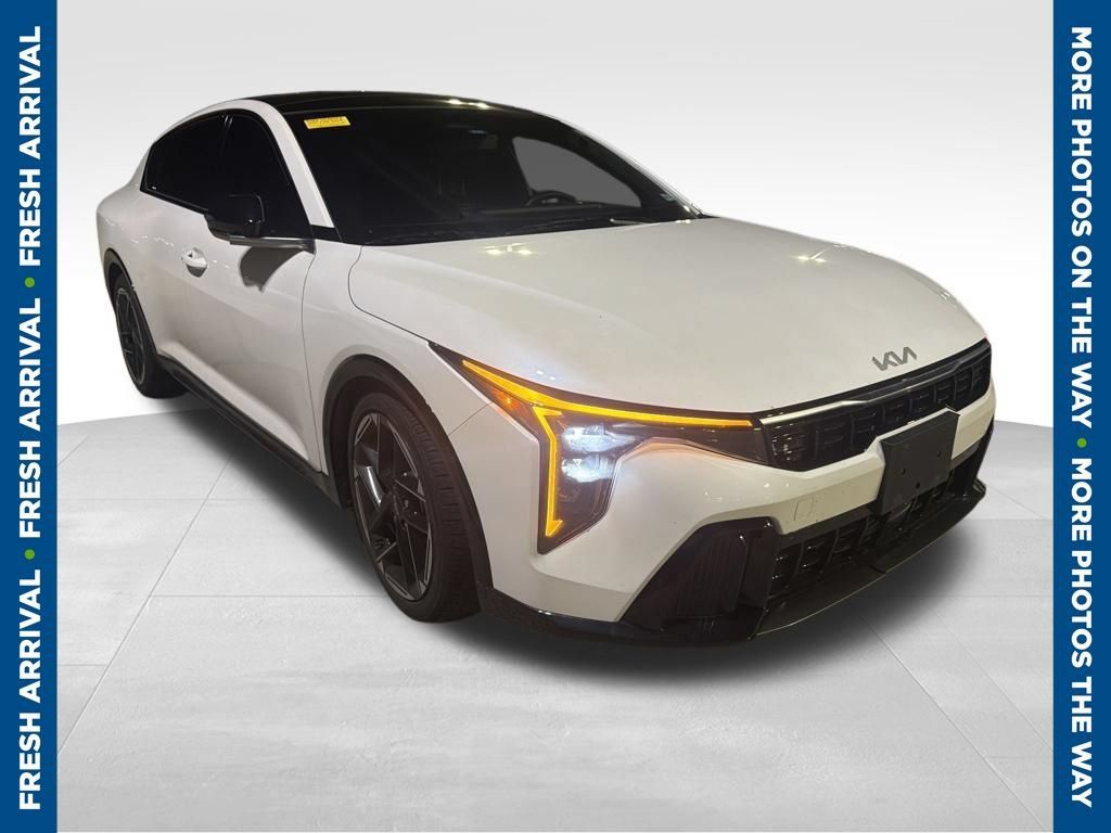 Used 2025 Kia K4 GT-Line w/ GT-Line Premium Package FWD image 1