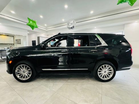 Used 2022 Cadillac Escalade Luxury w/ LPO, Illumination Package image 4