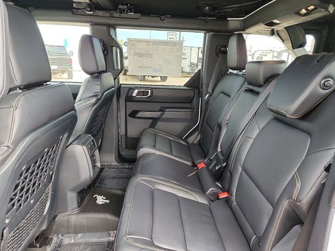 New 2025 Ford Bronco Badlands image 11