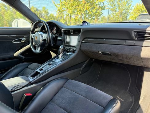 Certified 2016 Porsche 911 Carrera GTS RWD image 29