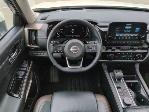 Certified 2023 Nissan Pathfinder Platinum image 17