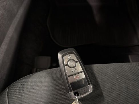 Certified 2017 Ford Fusion SE w/ Fusion SE Technology Package FWD image 35