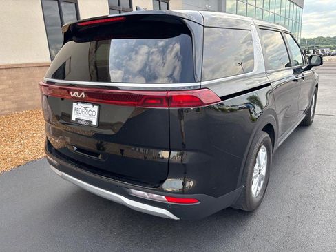 Used 2022 Kia Carnival LX FWD image 4