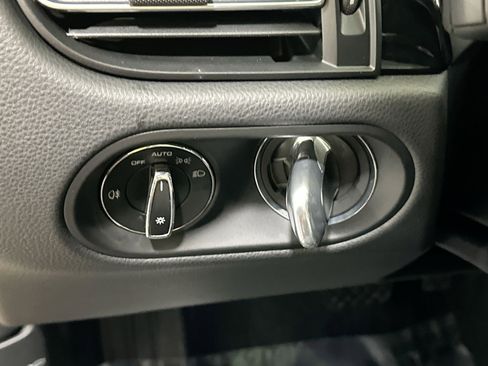 Used 2023 Porsche Macan S image 18