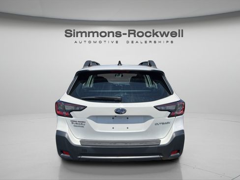 Used 2024 Subaru Outback AWD/4WD image 4