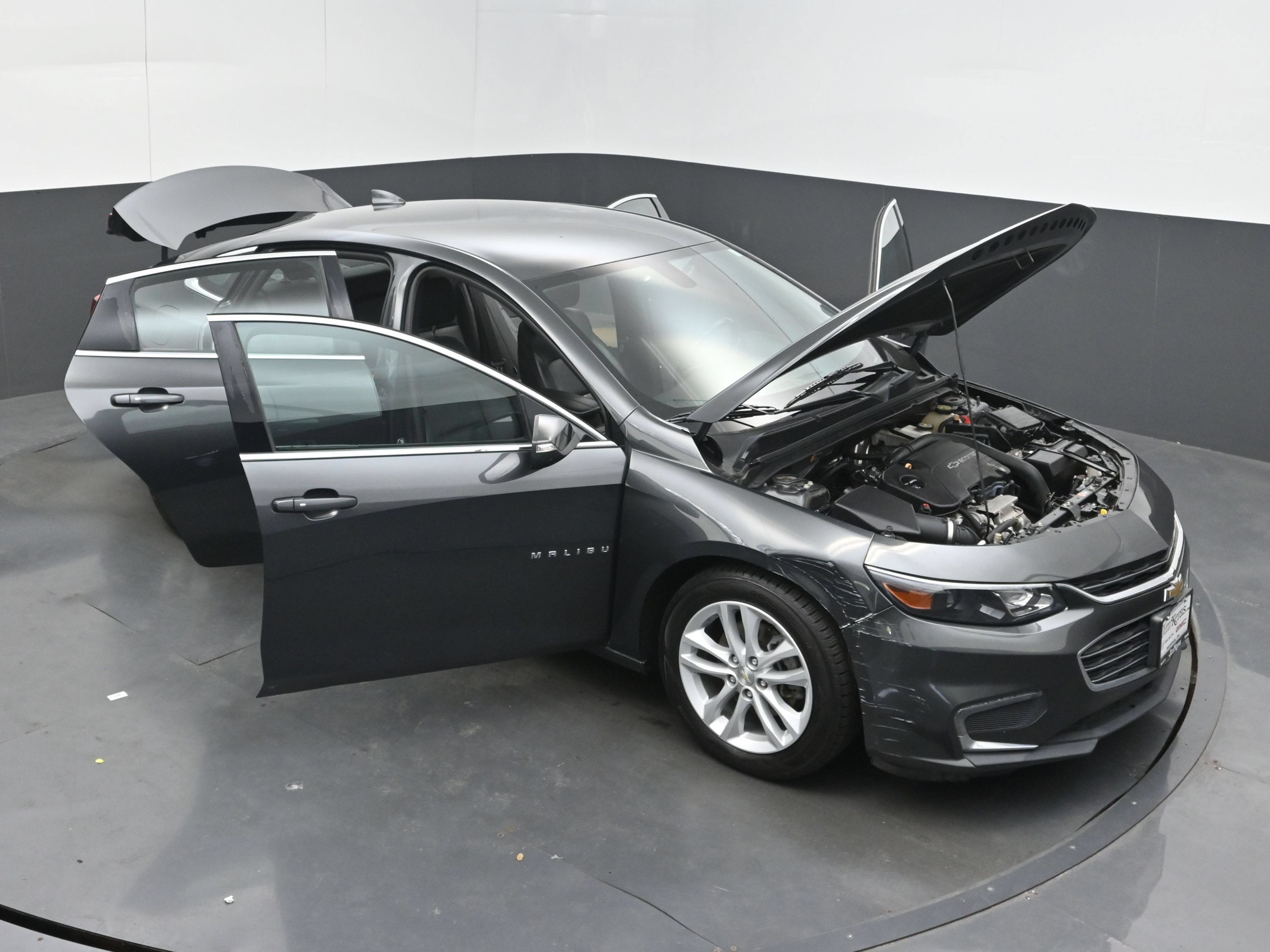Used 2017 Chevrolet Malibu LT w/ Leather Package FWD image 40