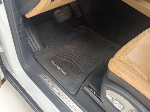 Used 2014 Porsche Cayenne Platinum Edition AWD/4WD image 20