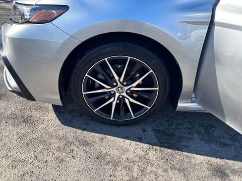 Used 2021 Toyota Camry SE image 29