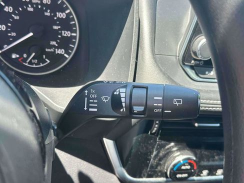 Used 2022 Nissan Rogue SV AWD/4WD image 23