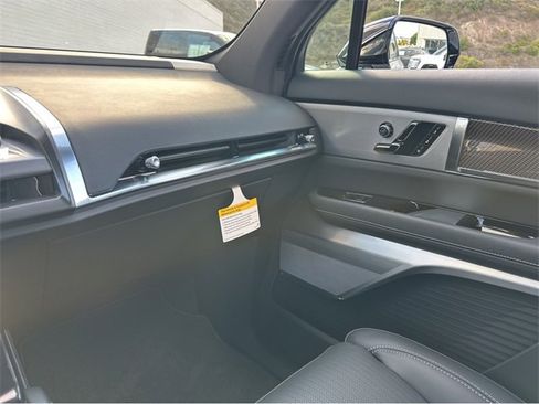 New 2026 Cadillac Vistiq Luxury image 7