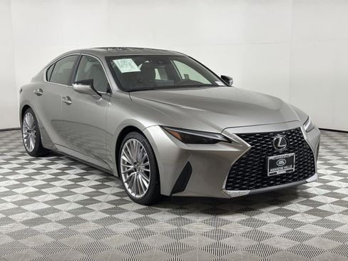 Used 2023 Lexus IS 300 300 w/ Premium Package image 7