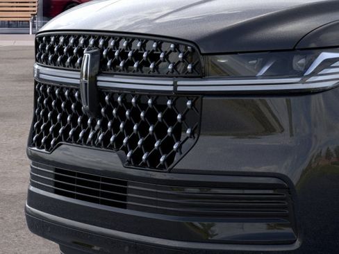 New 2026 Lincoln Navigator Black Label AWD/4WD image 17