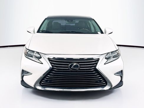 Used 2018 Lexus ES 350 w/ Navigation System Package FWD image 2
