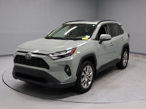 Used 2022 Toyota RAV4 XLE Premium AWD/4WD image 6
