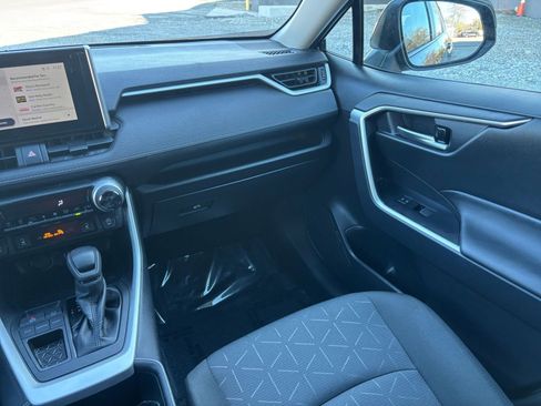 Used 2025 Toyota RAV4 XLE image 31
