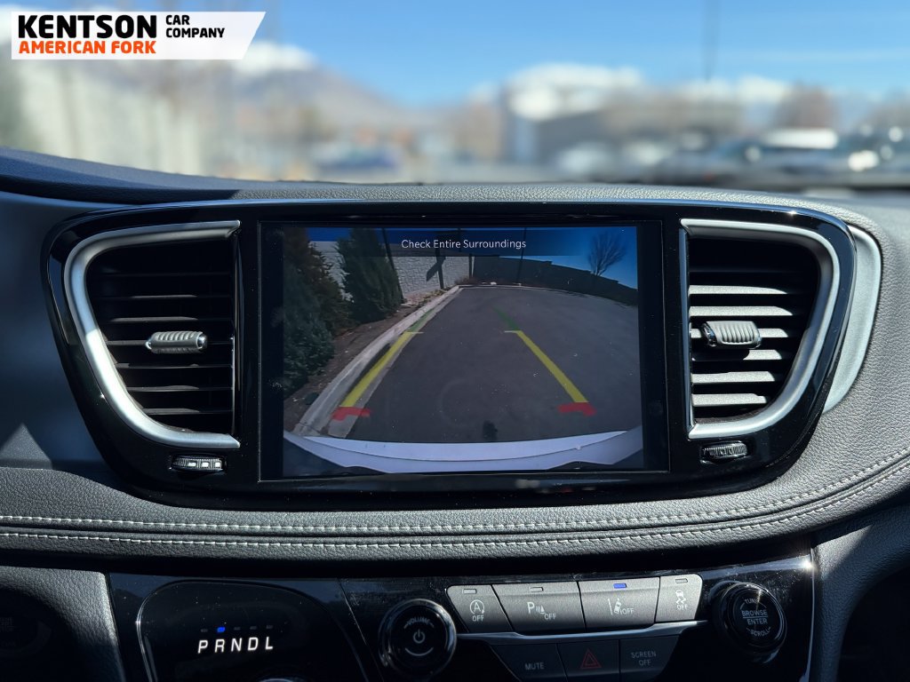 Used 2026 Chrysler Pacifica Limited AWD/4WD image 32