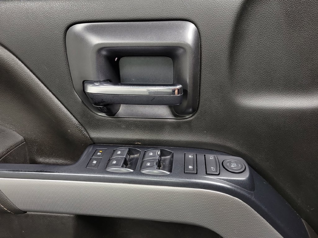 Used 2018 Chevrolet Silverado 1500 LT w/ Midnight Edition AWD/4WD image 27