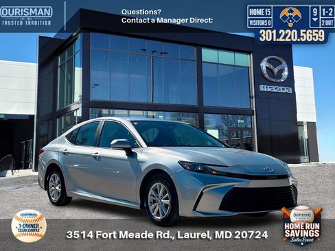 Used 2025 Toyota Camry LE image 1