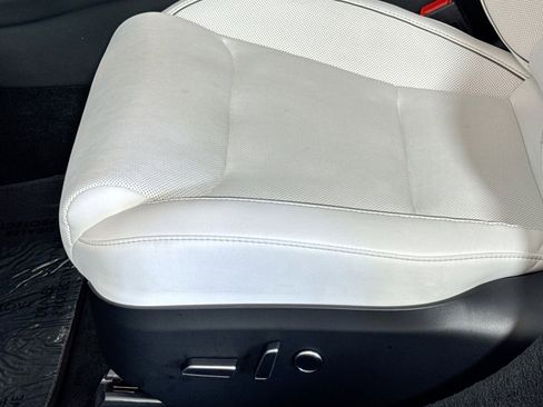 Used 2024 Tesla Model S Plaid image 11
