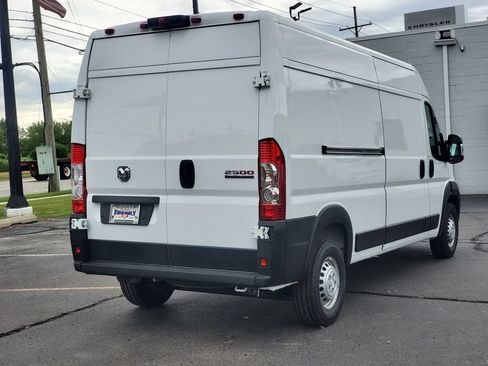 Used 2026 RAM ProMaster 2500 w/ Convenience Group FWD image 3