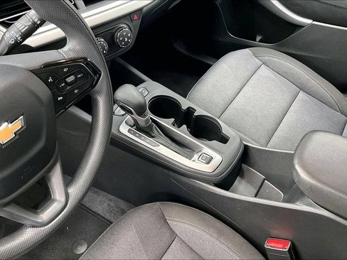 Used 2024 Chevrolet Trax LS FWD image 17