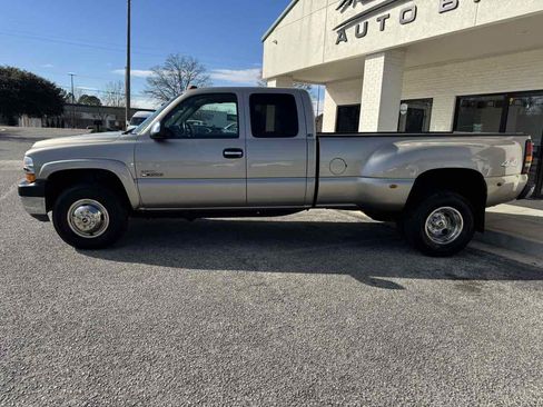 Used 2001 Chevrolet Silverado 3500 LS w/ Off-Road Skid Plate Pkg AWD/4WD image 9