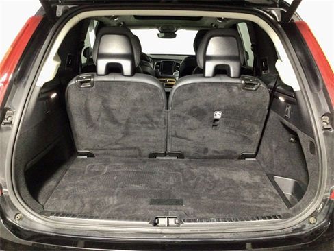 Used 2024 Volvo XC90 B6 Plus image 32