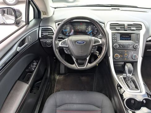 Used 2015 Ford Fusion SE w/ Equipment Group 201A FWD image 14