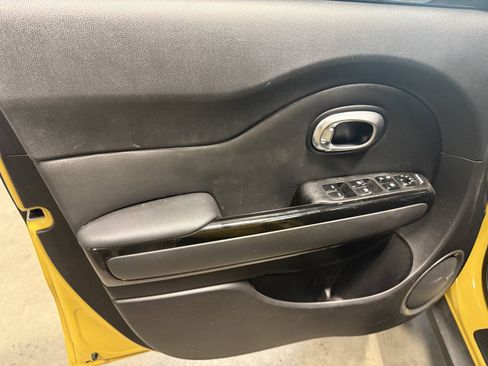 Used 2014 Kia Soul ! w/ Sun & Sound Package FWD image 19