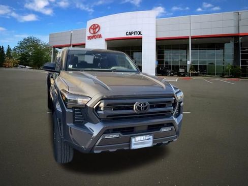 Used 2024 Toyota Tacoma SR5 AWD/4WD image 7