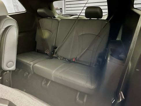 Used 2024 Buick Enclave Premium image 29