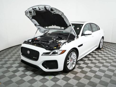 Used 2022 Jaguar XF R-Dynamic SE AWD/4WD image 34