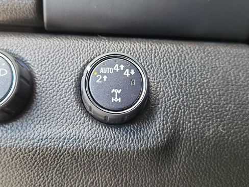 Used 2020 GMC Canyon SLE w/ Elevation Edition image 22