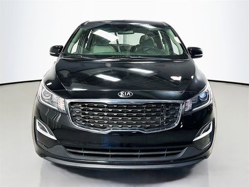 Used 2020 Kia Sedona L image 4