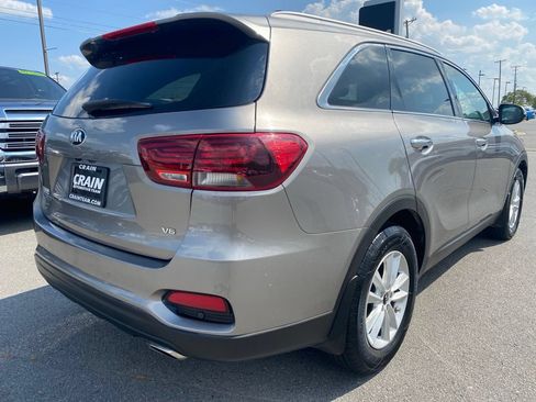 Used 2019 Kia Sorento FWD V6 w/ LX V6 Convenience Package image 11