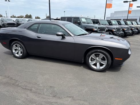 Used 2022 Dodge Challenger SXT RWD image 10