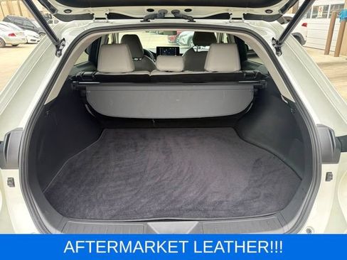Used 2022 Toyota Venza LE AWD/4WD image 21