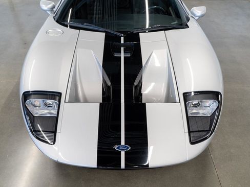 Used 2005 Ford GT image 33