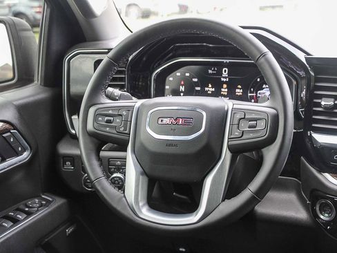 Used 2025 GMC Sierra 1500 Elevation w/ Preferred Package image 15