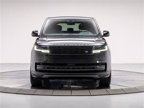 Used 2025 Land Rover Range Rover SE AWD/4WD image 8