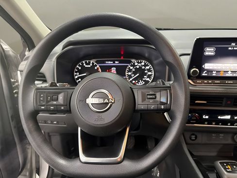 Used 2024 Nissan Rogue SV FWD image 34