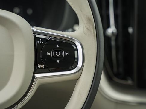 New 2026 Volvo XC60 B5 Ultra w/ Protection Package Premier AWD/4WD image 30