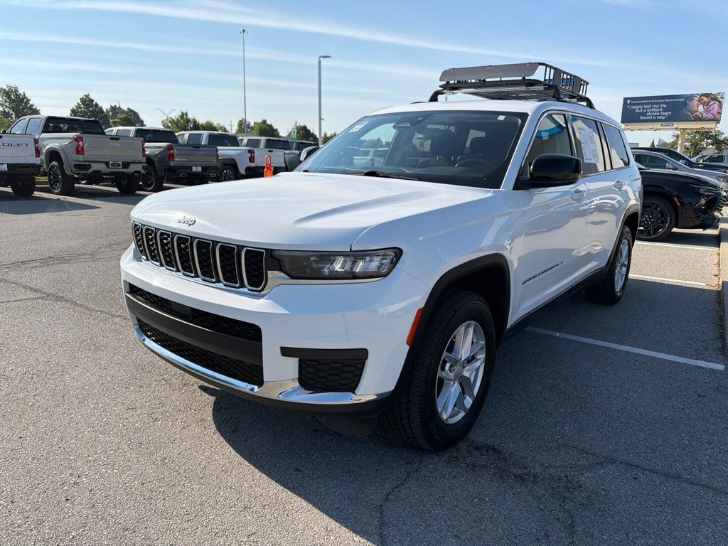 Used 2023 Jeep Grand Cherokee L Laredo AWD/4WD image 7