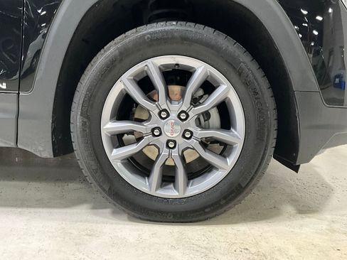 Used 2024 GMC Terrain SLT image 8