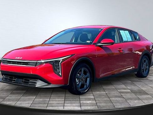 Certified 2025 Kia K4 FWD image 1