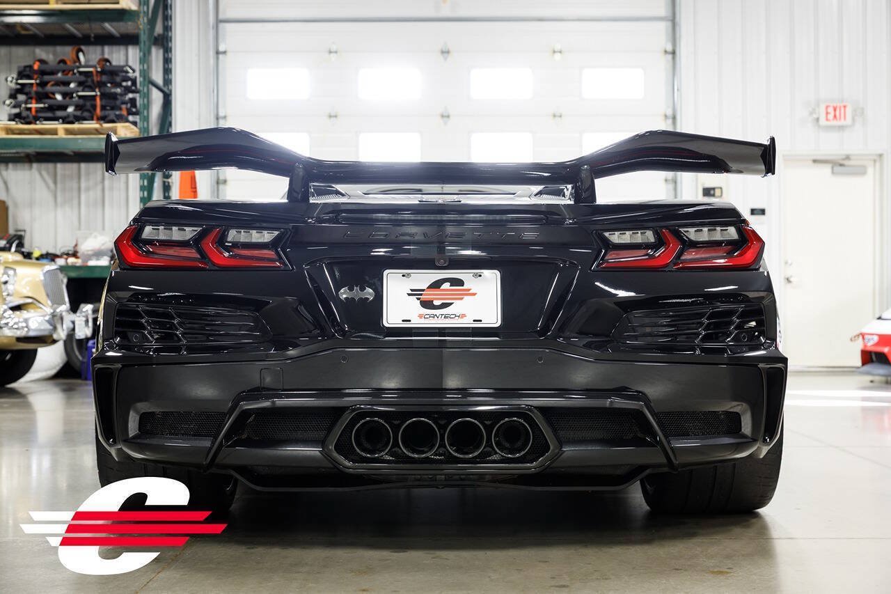 Used 2023 Chevrolet Corvette Z06 w/ Z07 Performance Package RWD image 4
