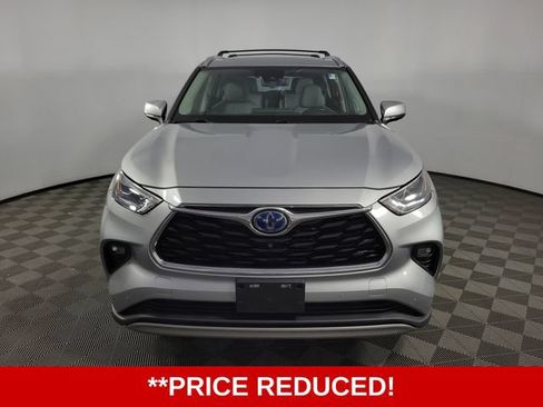 Used 2020 Toyota Highlander Platinum AWD/4WD image 2