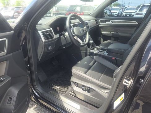 Used 2023 Volkswagen Atlas Cross Sport SE w/ Black Wheel Package AWD/4WD image 28