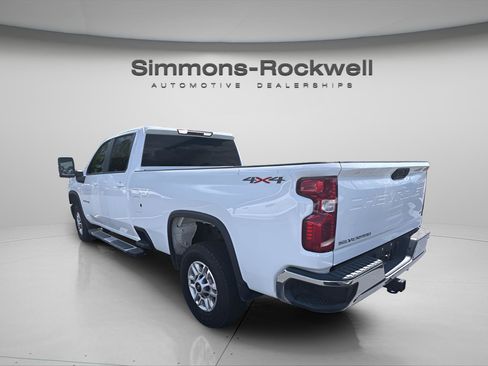 Used 2025 Chevrolet Silverado 2500 LT w/ Convenience Package AWD/4WD image 2